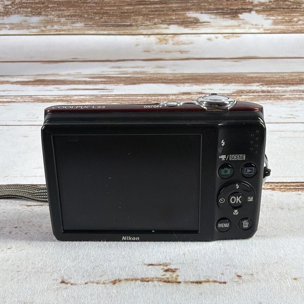 Nikon COOLPIX L22 Digital Camera Red Parts Only Lens Error No Parts or Repair - Picture 3 of 4